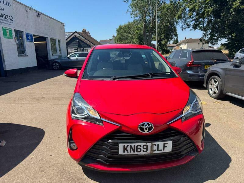Toyota Yaris 1.5 Vvt-i Icon Euro Red #3