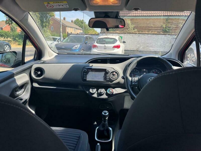 Toyota Yaris 1.5 Hybrid Gr-sport Cvt #35