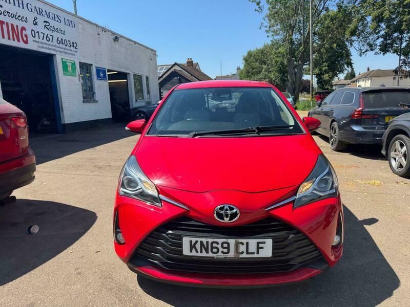 Toyota Yaris 1.5 Vvt-i Icon Euro Red #4