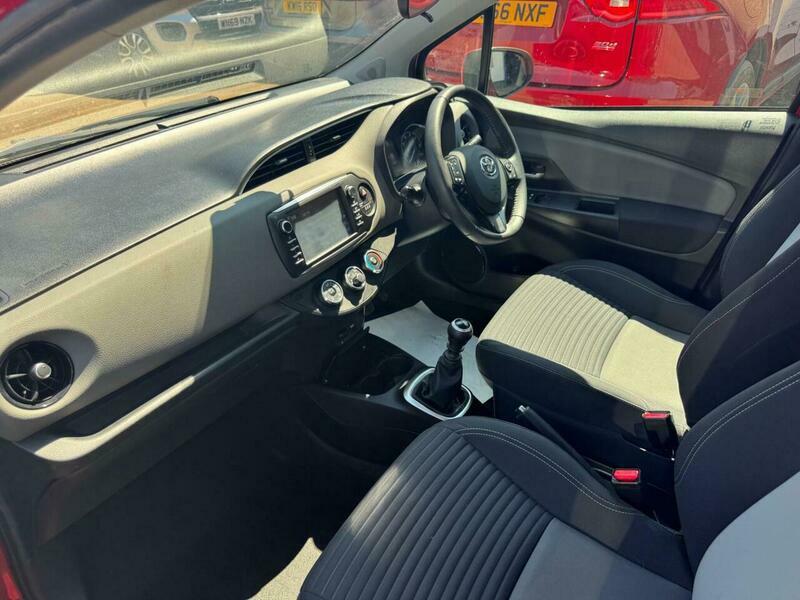 Toyota Yaris 1.5 Hybrid Gr-sport Cvt #18