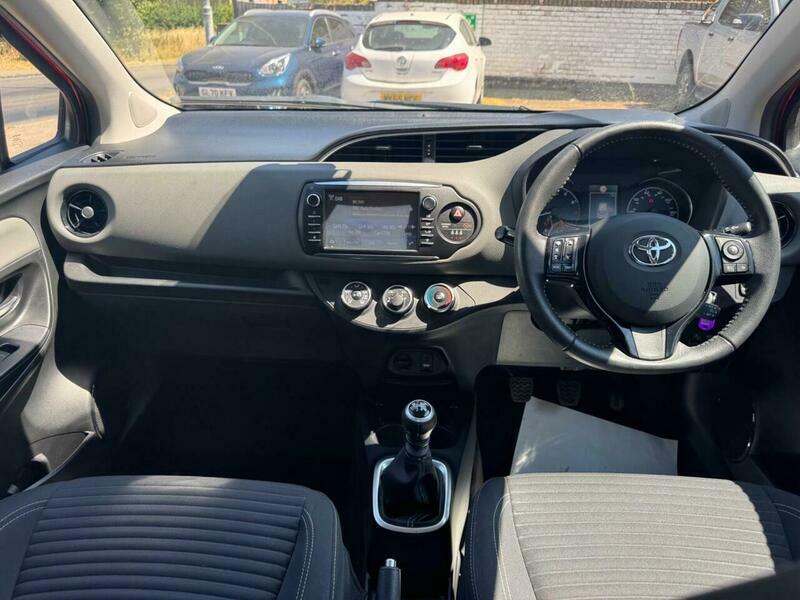 Toyota Yaris 1.5 Hybrid Gr-sport Cvt #34