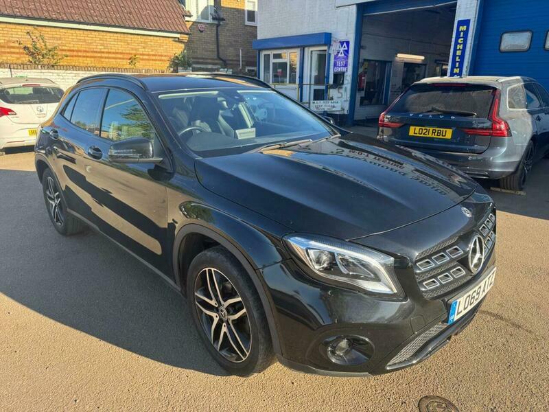 Mercedes-Benz C Class 1.6 Gla180 Urban Edition Black