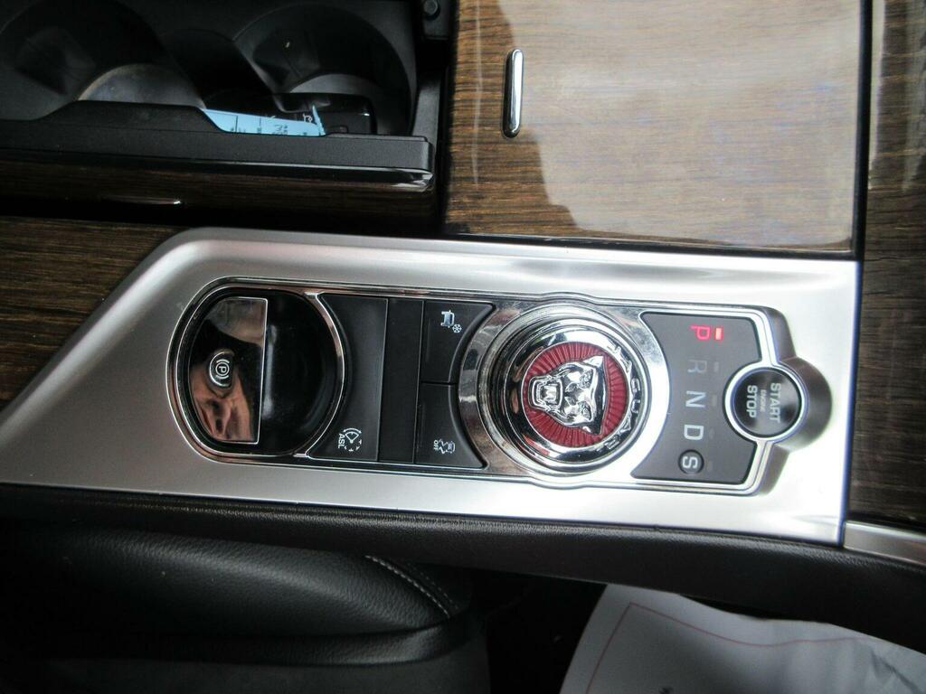 Jaguar XF 2.2D Portfolio Saloon Euro 5 Ss Red #21