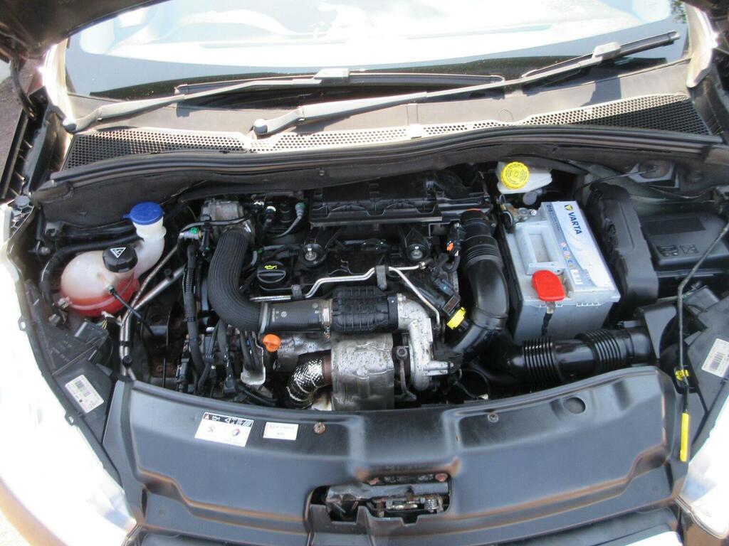 Peugeot 208 1.4 Vti Allure Euro 5 Silver #24
