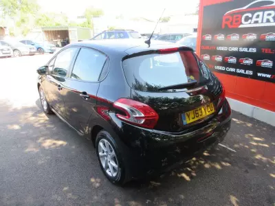 Peugeot 208 1.2 Vti Active Euro 5 White #5