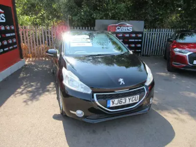 Peugeot 208 1.2 Vti Active Euro 5 White #1
