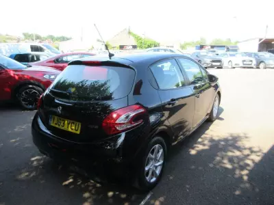 Peugeot 208 1.2 Vti Active Euro 5 White #6