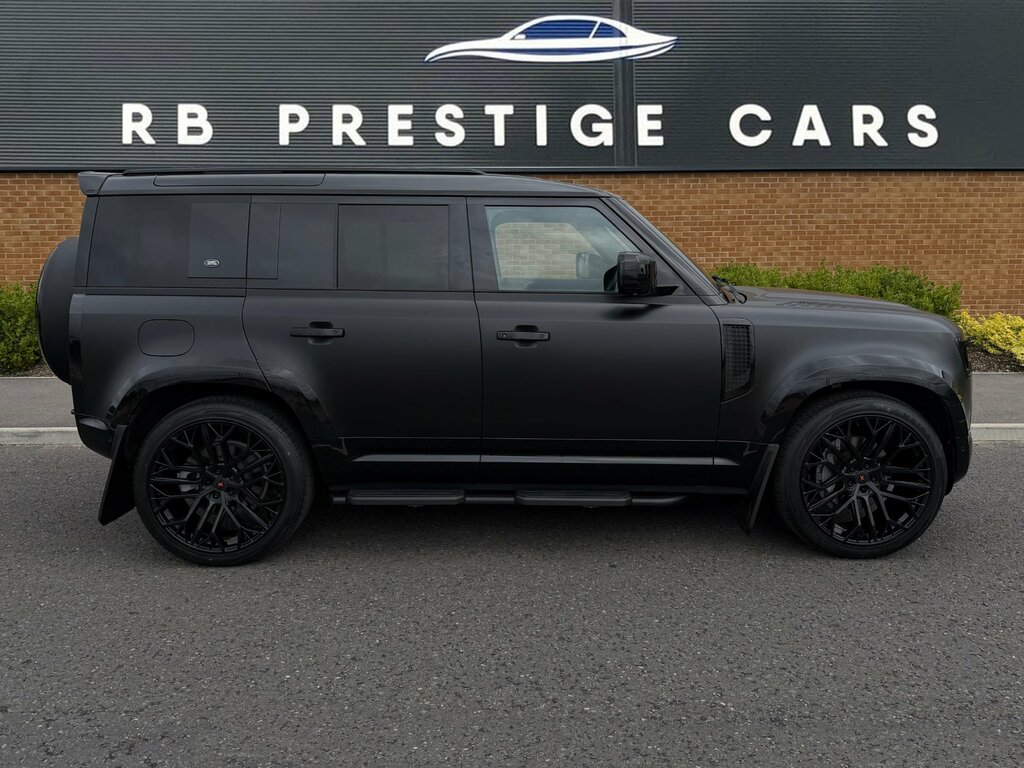 Land Rover Defender 110 2.0 P400e 15.4Kwh X-dynamic Hse Suv Plu Black #2