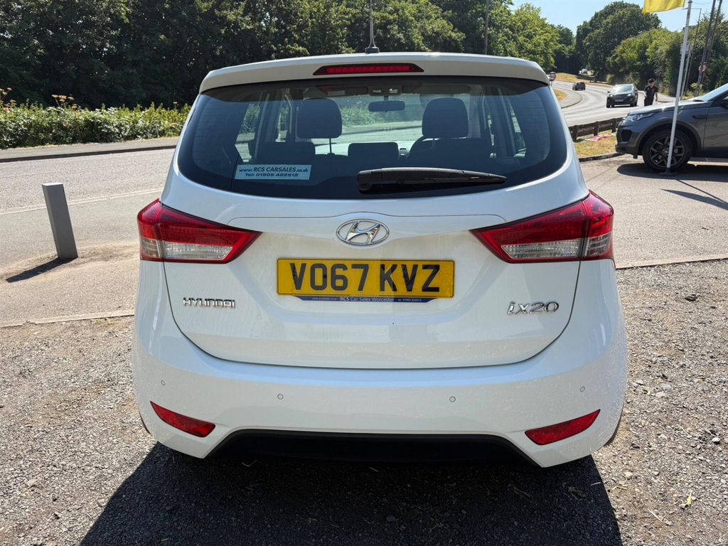 Hyundai Ix20 1.4 Blue Drive Se Euro 6 Ss White #4