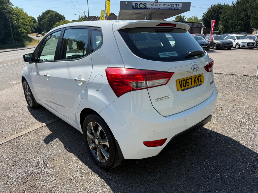 Hyundai Ix20 1.4 Blue Drive Se Euro 6 Ss White #5