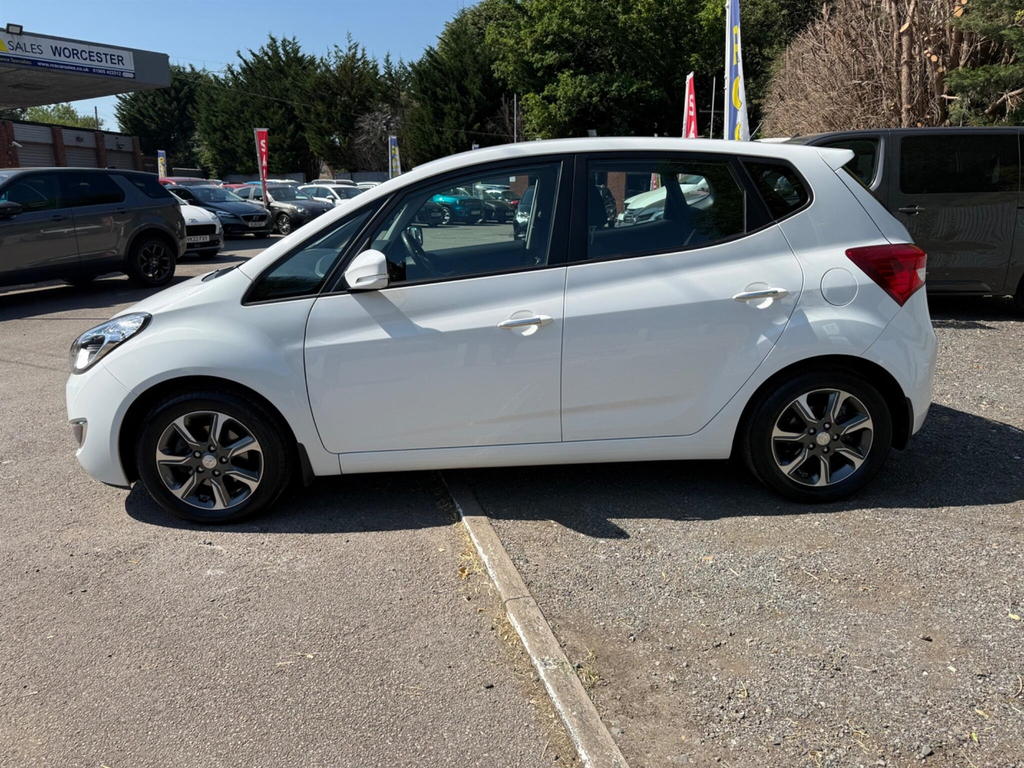 Hyundai Ix20 1.4 Blue Drive Se Euro 6 Ss White #6