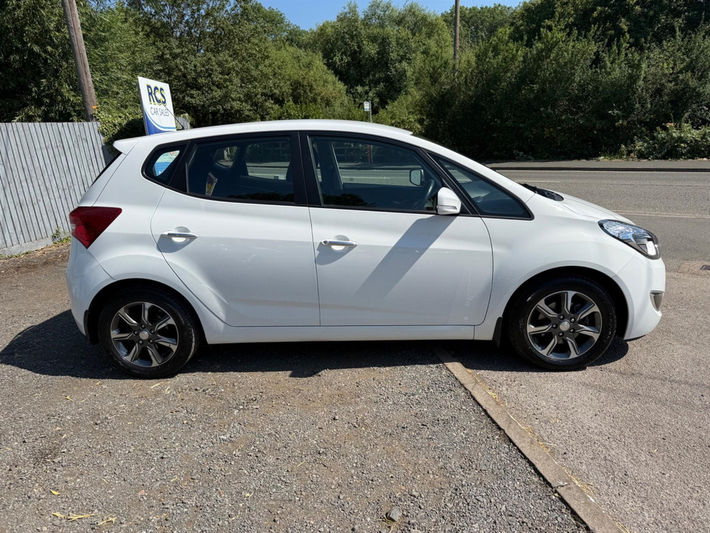Hyundai Ix20 1.4 Blue Drive Se Euro 6 Ss White #2