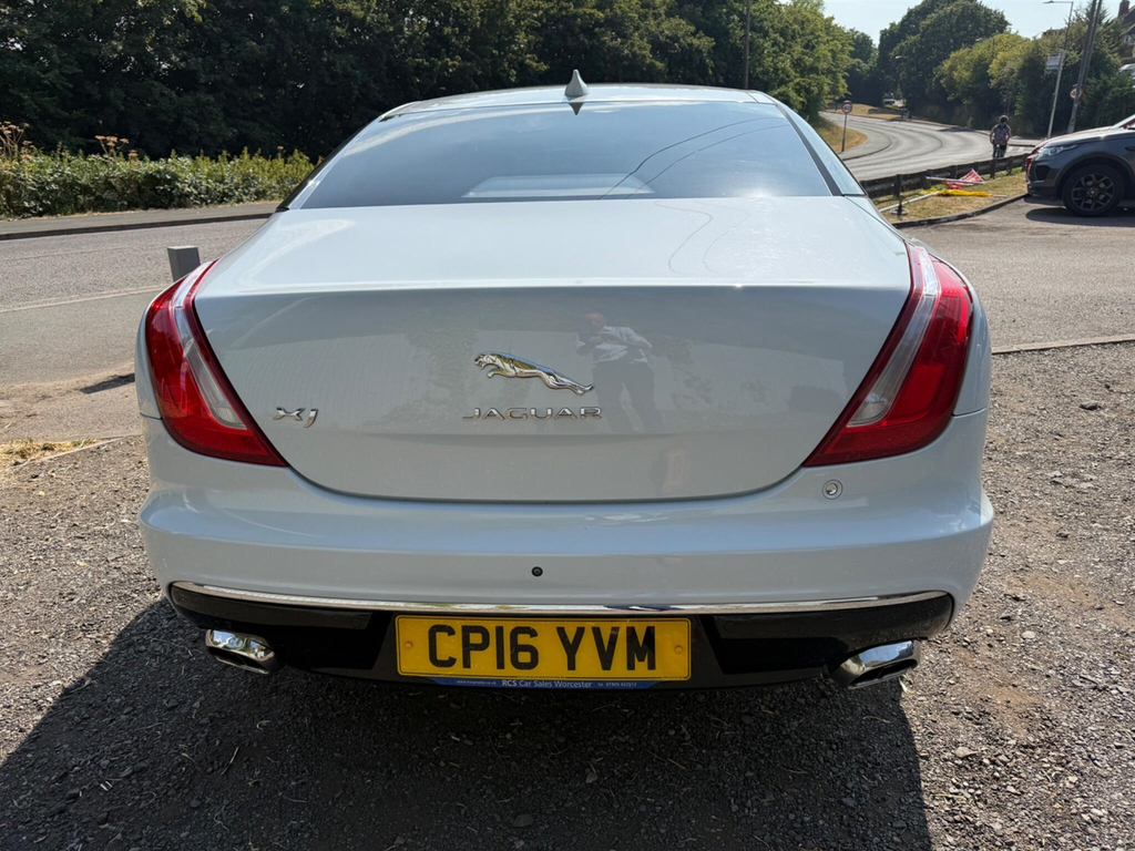 Jaguar XJ 3.0D V6 Portfolio Euro 6 Ss White #4