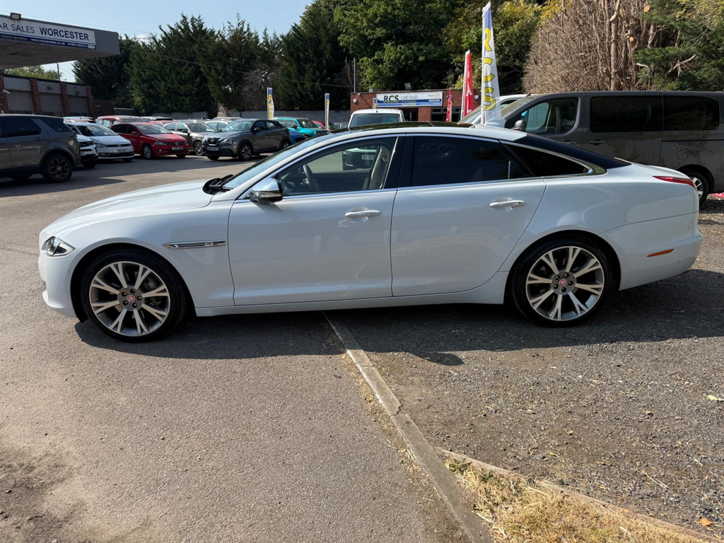 Jaguar XJ 3.0D V6 Portfolio Euro 6 Ss White #6