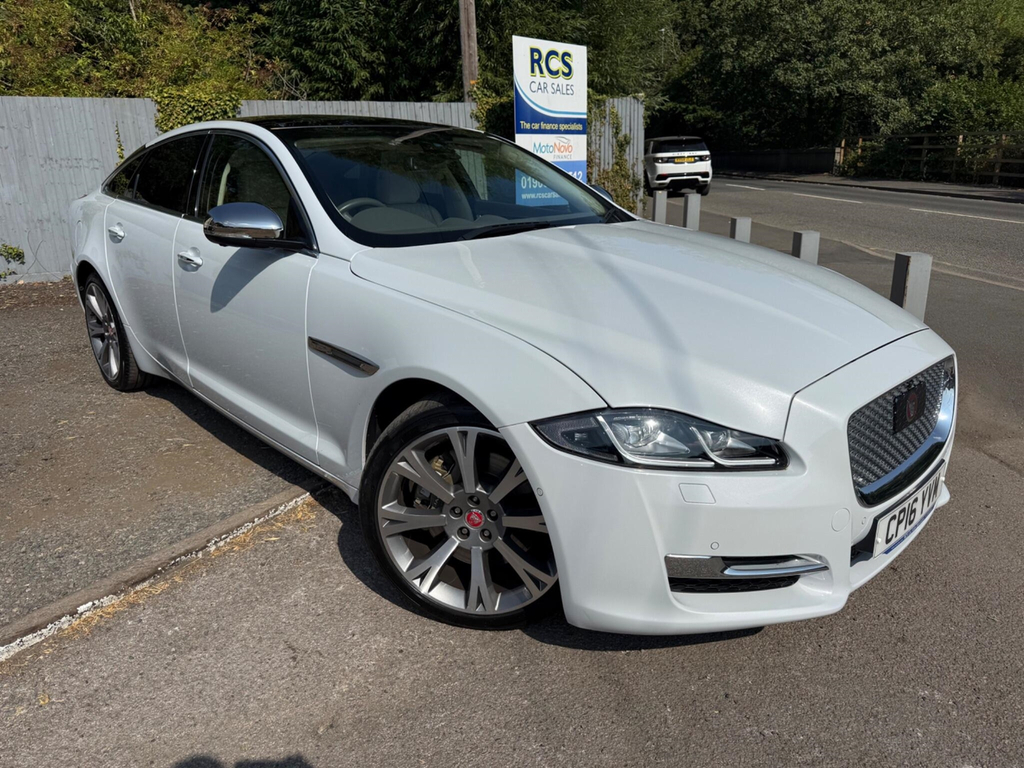 Jaguar XJ 3.0D V6 Portfolio Euro 6 Ss White