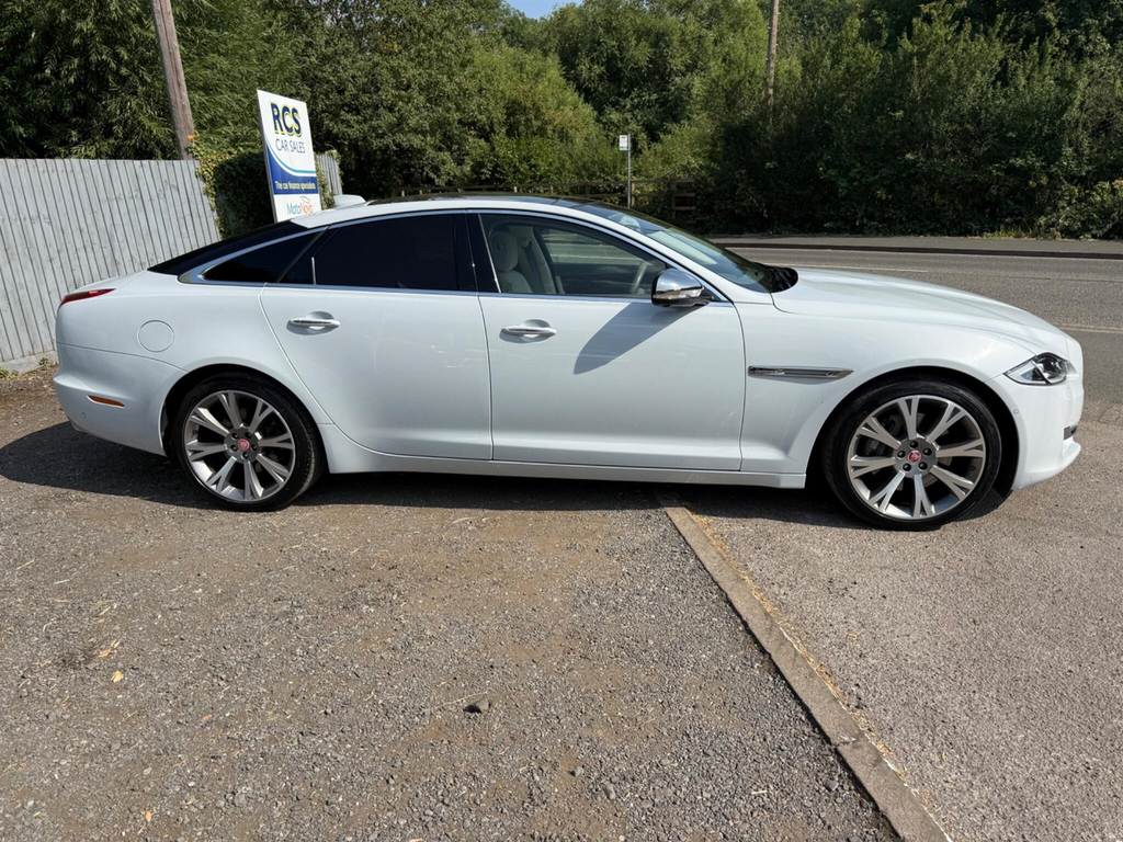 Jaguar XJ 3.0D V6 Portfolio Euro 6 Ss White #2