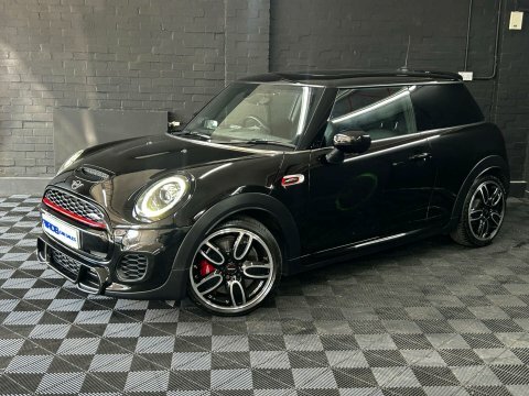 Mini Hatch 2.0 John Cooper YK70DMT Black #3