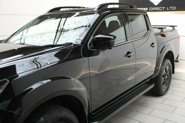 Nissan Navara Pickup Black #4