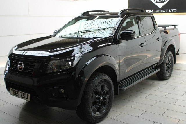 Nissan Navara Pickup Black #3