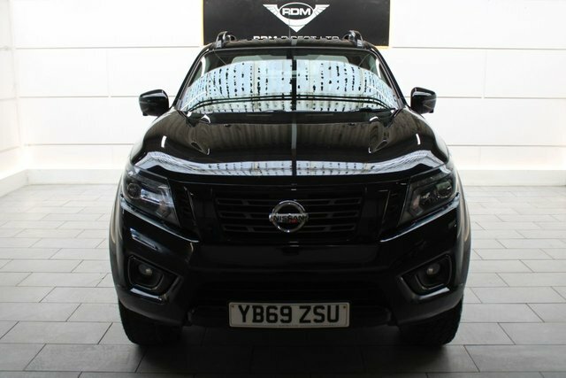 Nissan Navara Pickup Black #2