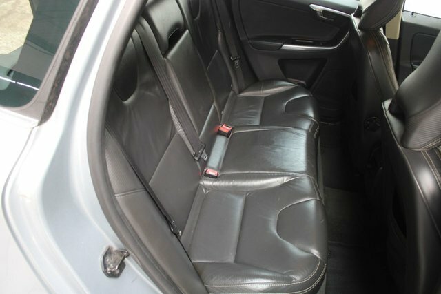 Volvo XC60 4X4 2.4 Black #32