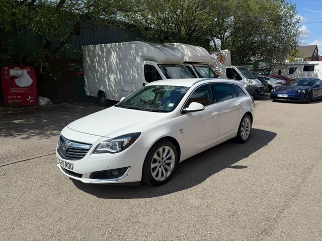 Vauxhall Insignia Estate White #4