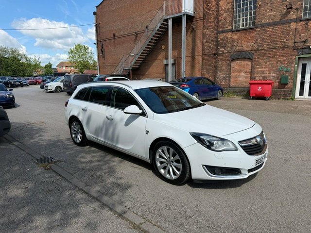 Vauxhall Insignia Estate White