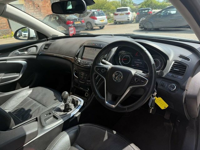 Vauxhall Insignia Estate White #5