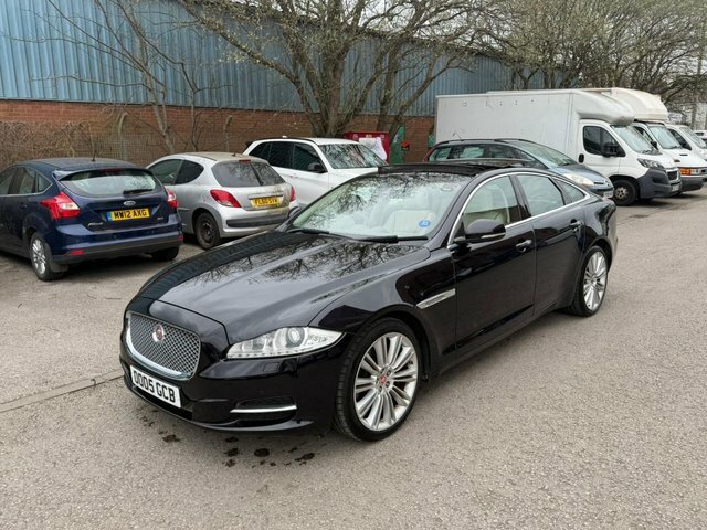 Jaguar XJ Saloon Black #4