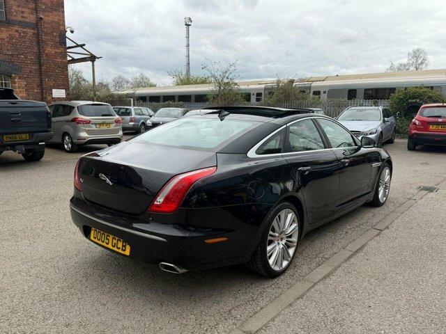 Jaguar XJ Saloon Black #2