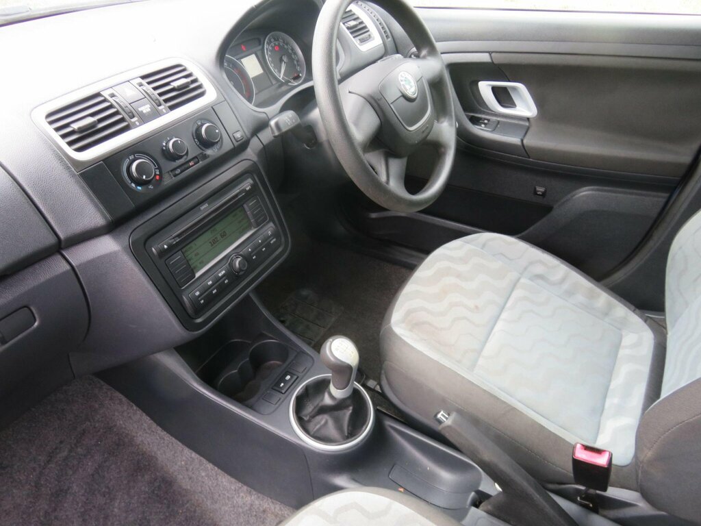 Skoda Fabia Estate 1.9 Tdi Pure Drive Scout 200959 Green #29