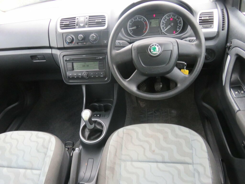 Skoda Fabia Estate 1.9 Tdi Pure Drive Scout 200959 Green #26