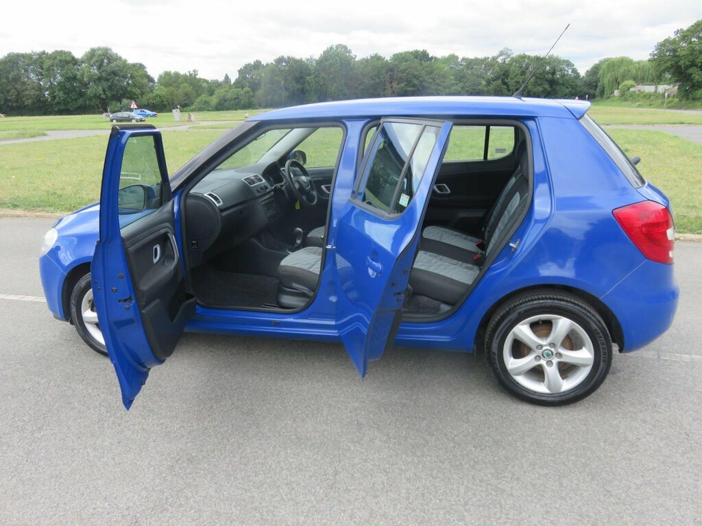 Skoda Fabia Estate 1.9 Tdi Pure Drive Scout 200959 Green #16