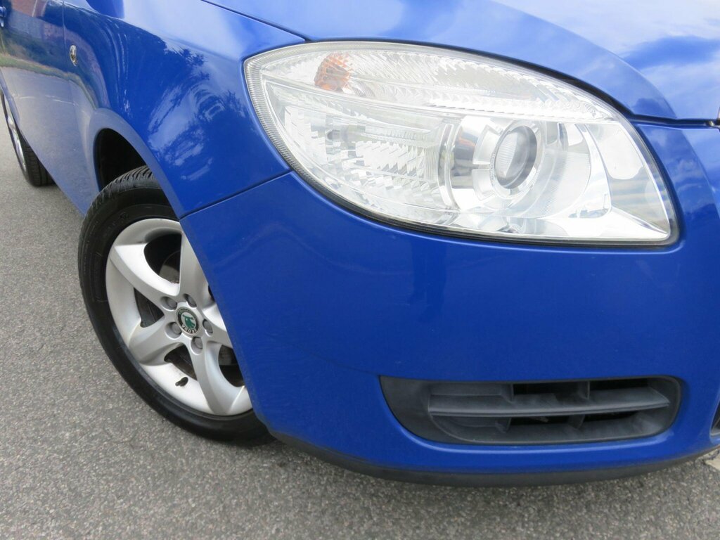 Skoda Fabia Estate 1.9 Tdi Pure Drive Scout 200959 Green #10