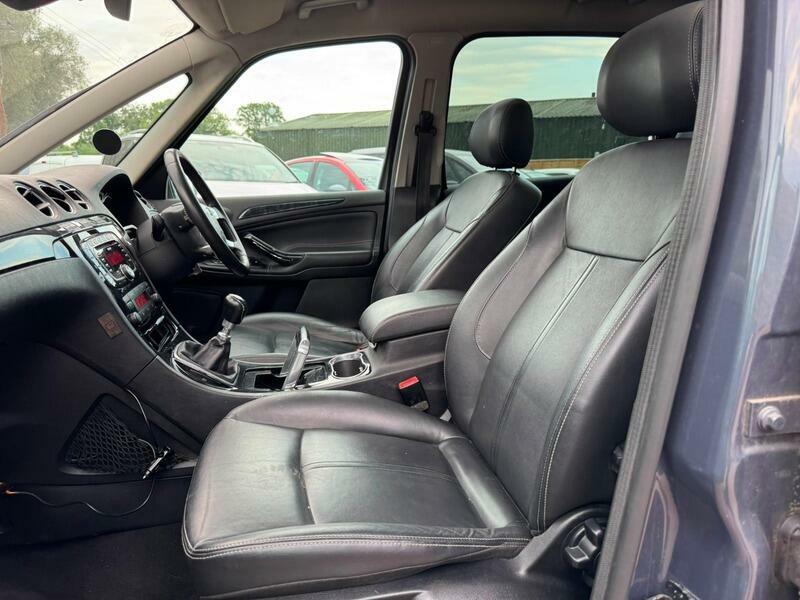 Ford Galaxy  Black #20