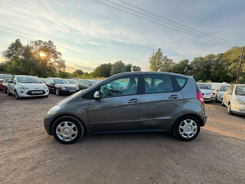 Mercedes-Benz A Class Classic Se Grey #4