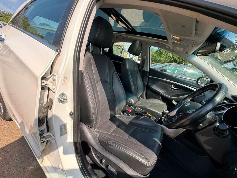 Hyundai I30 1.4L Active White #11