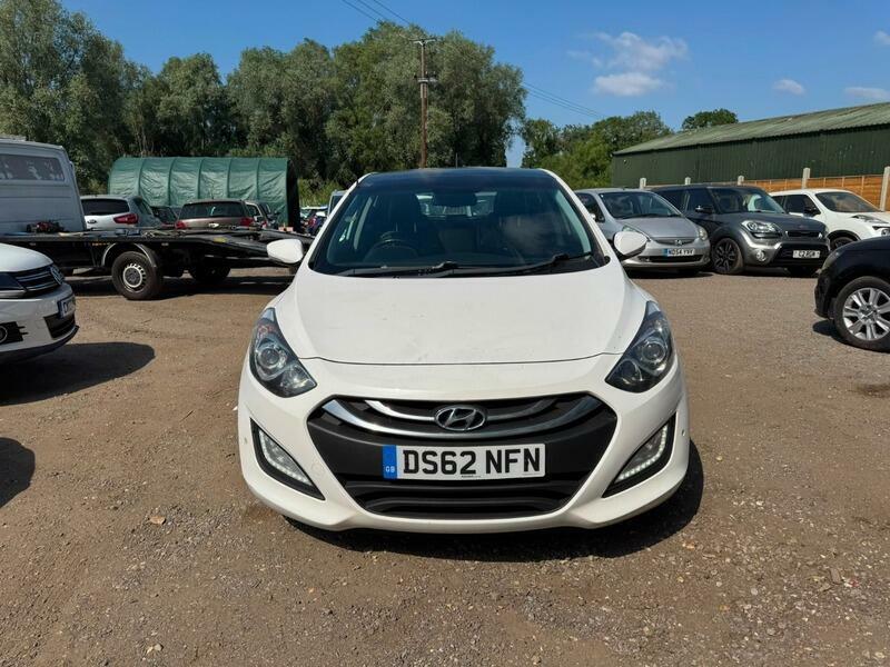 Hyundai I30 Premium White #2