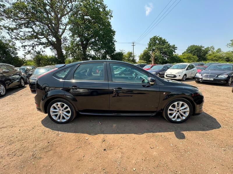Ford Focus 1.6 Zetec S Black #6