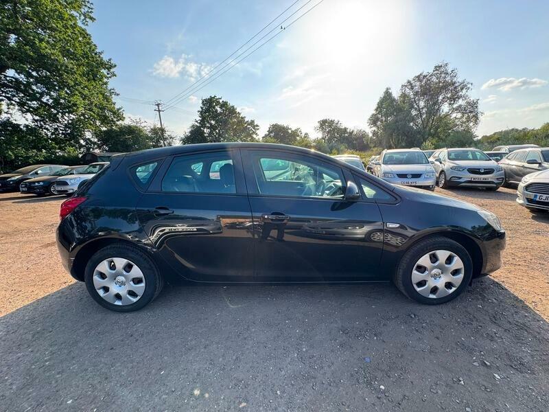 Vauxhall Astra 1.6 Exclusiv 113 Bhp Grey #6