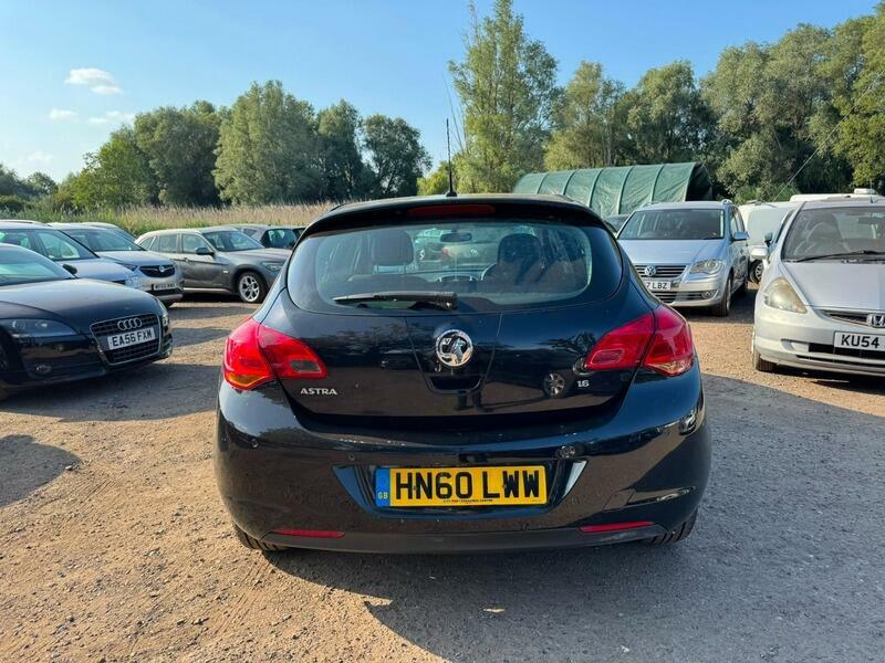 Vauxhall Astra 1.6 Exclusiv 113 Bhp Grey #4
