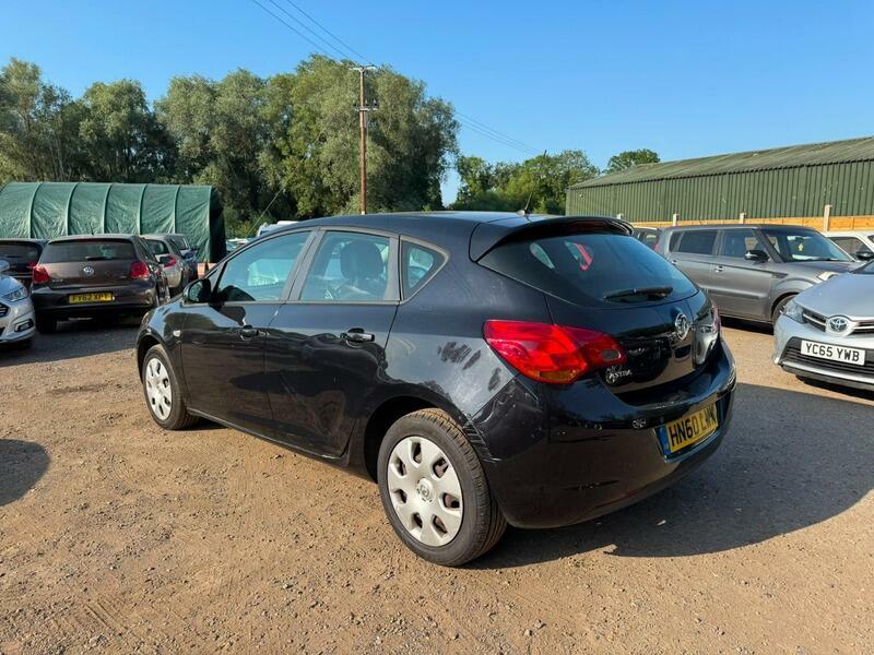 Vauxhall Astra 1.6 Exclusiv 113 Bhp Grey #3