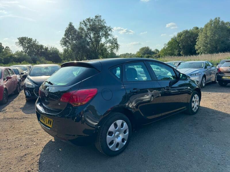 Vauxhall Astra 1.6 Exclusiv 113 Bhp Grey #5