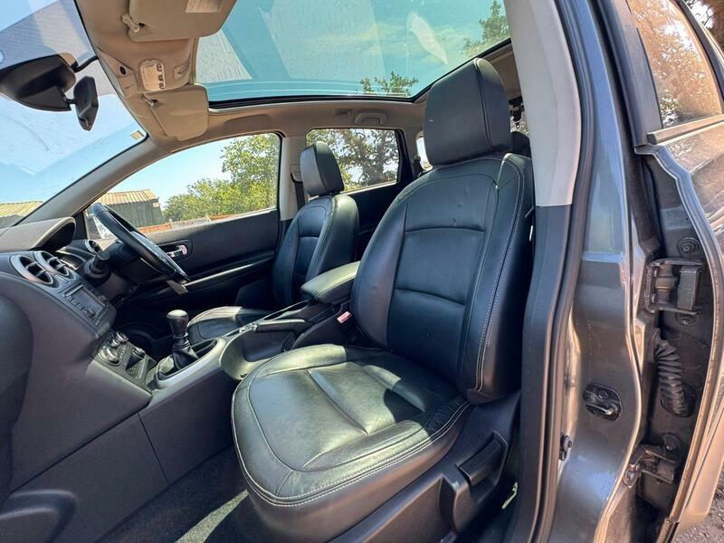 Nissan Qashqai+2 Acenta White #21
