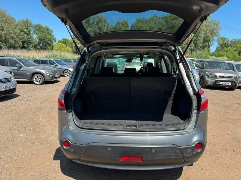 Nissan Qashqai+2 Acenta White #9