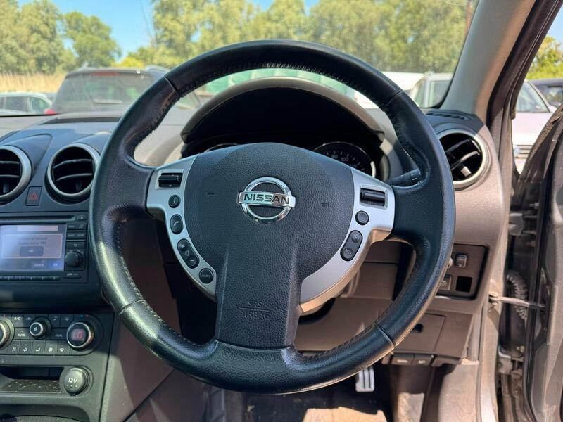 Nissan Qashqai+2 Acenta White #14