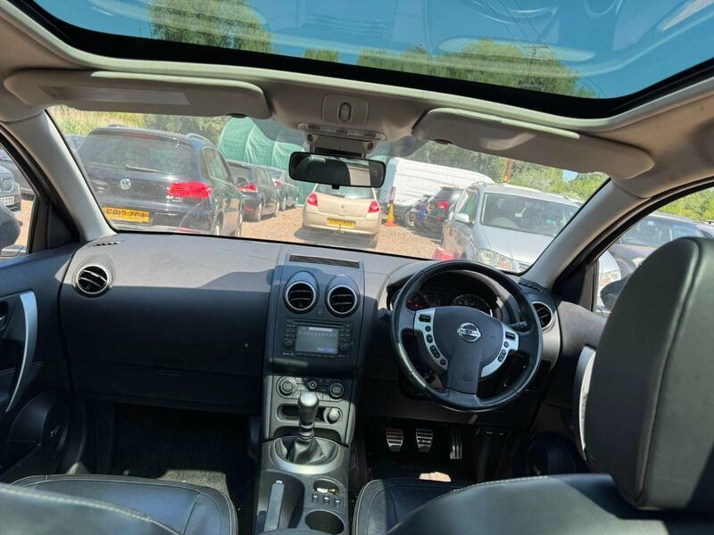 Nissan Qashqai+2 Acenta White #18