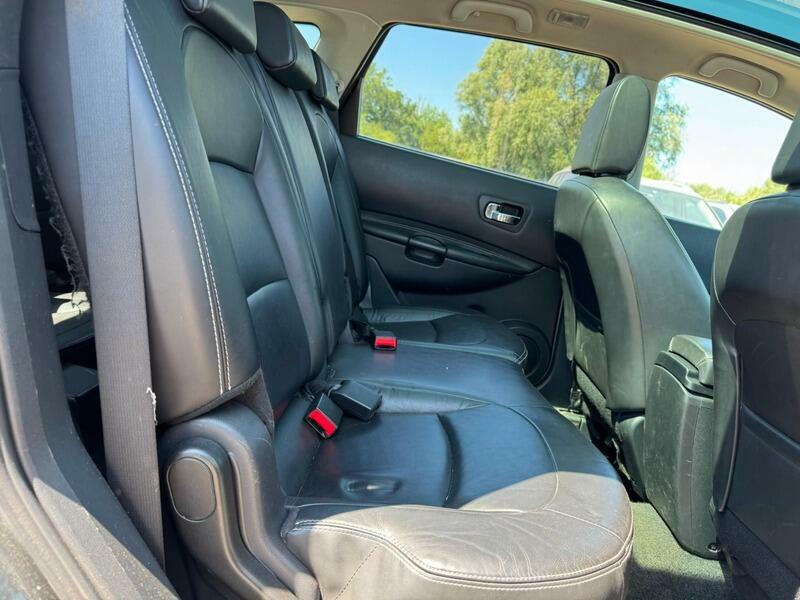 Nissan Qashqai+2 Acenta White #11