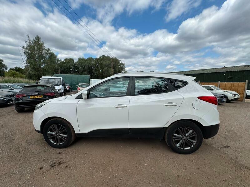 Hyundai Ix35 Se White #4
