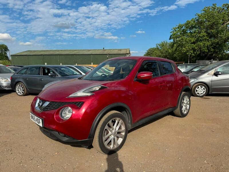 Nissan Juke Acenta Premium Red #3